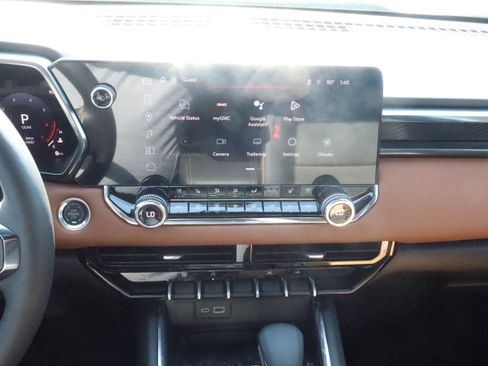 New 2026 GMC Canyon AT4 w/ AT4 Premium Package image 14