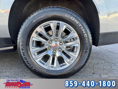 Used 2025 GMC Yukon XL Denali AWD/4WD image 19