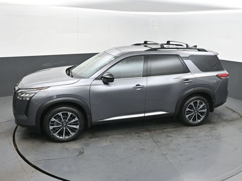 New 2026 Nissan Pathfinder Platinum FWD image 35