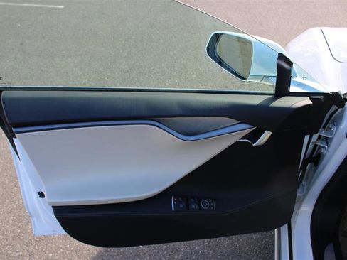 Used 2018 Tesla Model S 75D image 12