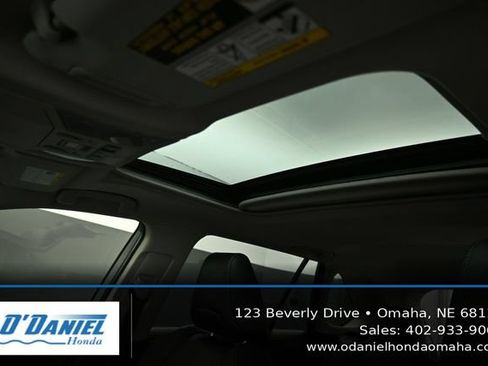 Used 2020 Toyota RAV4 XLE Premium AWD/4WD image 33