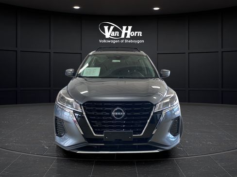 Used 2024 Nissan Kicks SV w/ Interior Electronics Package FWD image 2