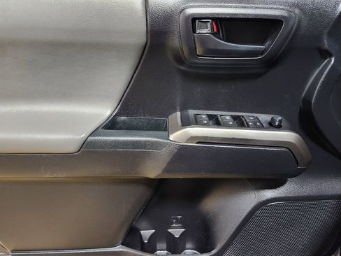 Used 2020 Toyota Tacoma SR5 image 42