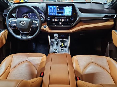 Used 2022 Toyota Highlander Platinum image 21