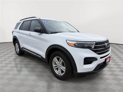 Certified 2022 Ford Explorer XLT AWD/4WD image 1