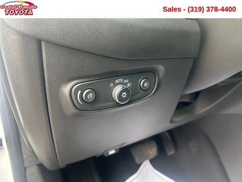 Used 2021 Chevrolet Equinox LT image 25