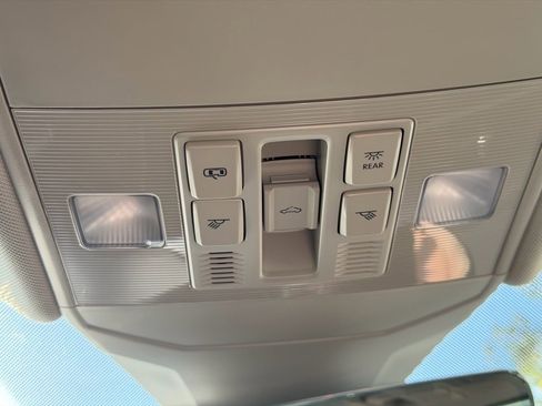 New 2025 Volkswagen Jetta SE image 32