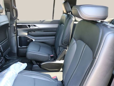 New 2026 Jeep Grand Wagoneer Limited AWD/4WD image 16