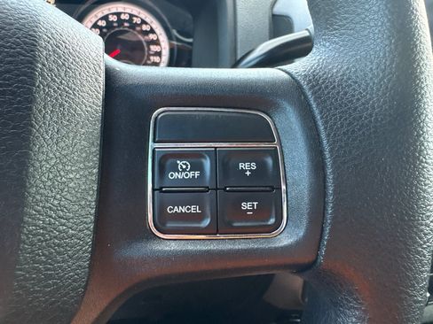 Used 2015 RAM 1500 Express RWD image 19