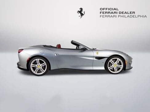 Certified 2019 Ferrari Portofino image 9
