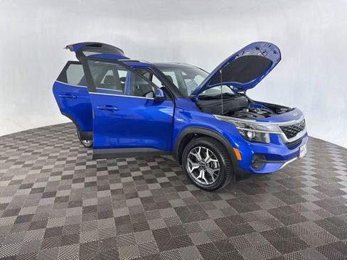 Certified 2022 Kia Seltos EX AWD/4WD image 11