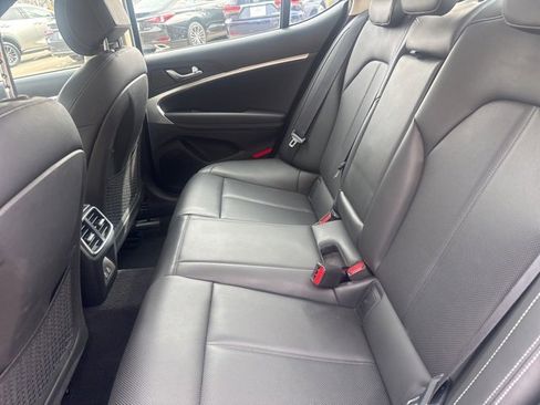 Used 2025 Genesis G70 2.5T image 29