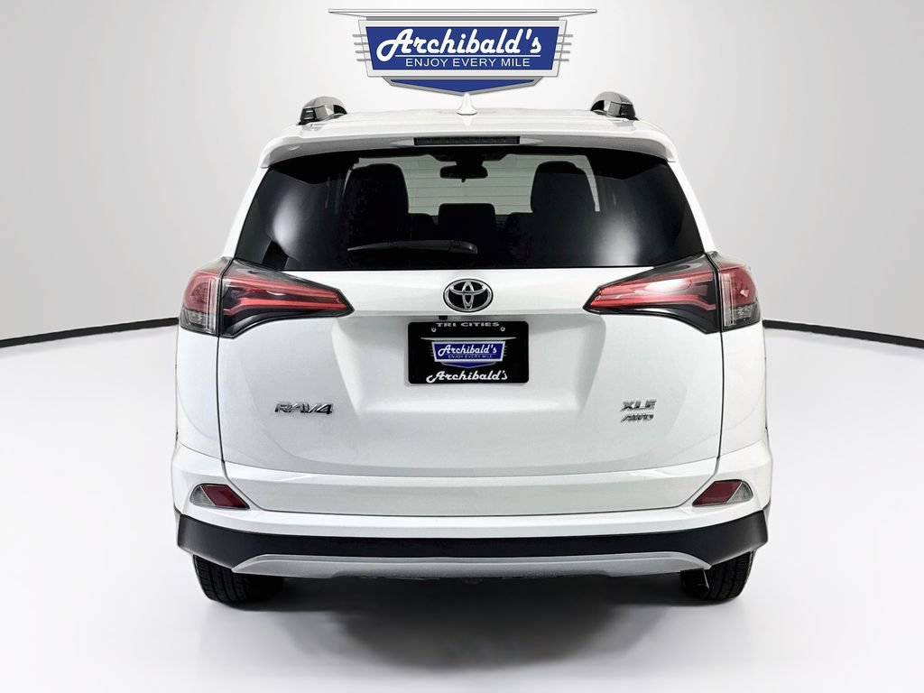Used 2018 Toyota RAV4 XLE AWD/4WD image 7