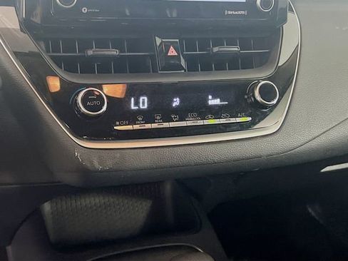 Used 2022 Toyota Corolla LE FWD image 12