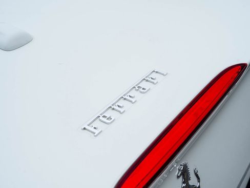 Certified 2020 Ferrari Portofino image 15