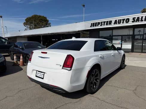 Used 2018 Chrysler 300 S RWD image 4