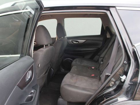 Used 2016 Nissan Rogue SV image 7