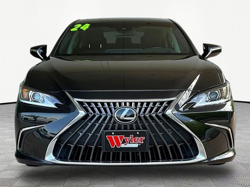 Used 2024 Lexus ES 350 w/ Premium Package FWD image 2