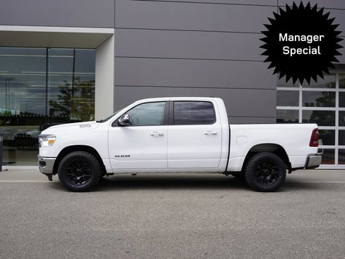 Used 2024 RAM 1500 Laramie AWD/4WD image 8