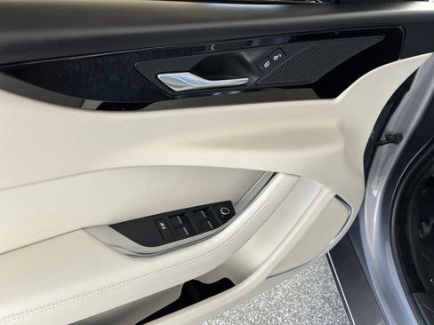 Used 2020 Jaguar XE S image 13