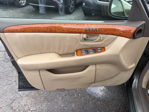 Used 2005 Lexus LS 430 RWD image 18