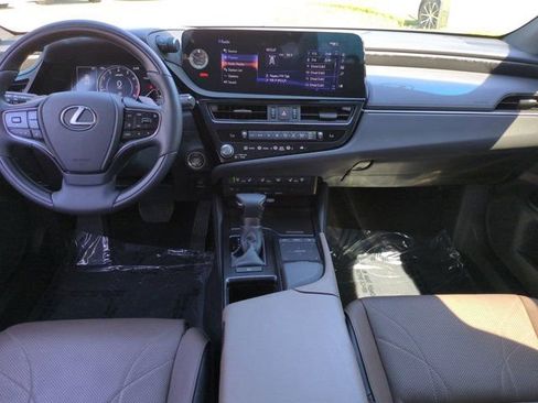 Certified 2022 Lexus ES 350 Ultra Luxury w/ Accessory Package 2 FWD image 14