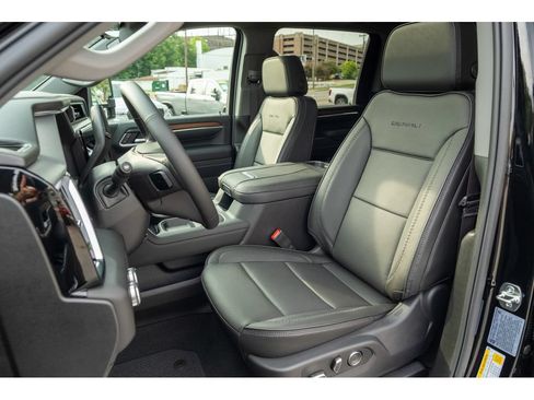 New 2026 GMC Sierra 2500 Denali w/ Denali Reserve Package AWD/4WD image 12