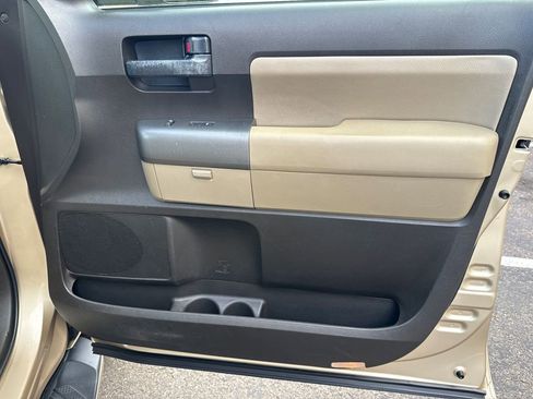 Used 2010 Toyota Sequoia SR5 image 21