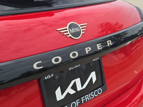 Used 2025 MINI Cooper 4-Door Hardtop FWD image 11