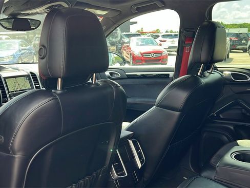 Used 2016 Porsche Cayenne GTS image 39