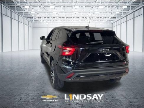 Used 2024 Chevrolet Trax RS FWD image 8
