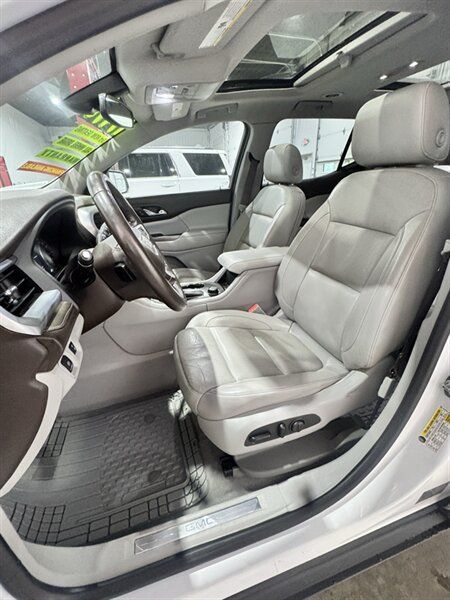 Used 2017 GMC Acadia SLT AWD/4WD image 7