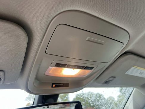 Used 2021 Chevrolet Colorado LT image 31