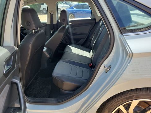 Used 2025 Volkswagen Jetta SEL FWD image 6