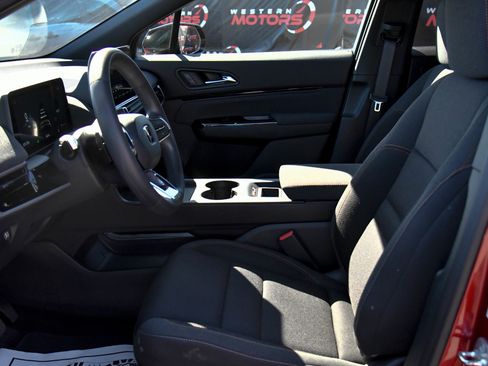 Used 2024 Honda Prologue EX image 18