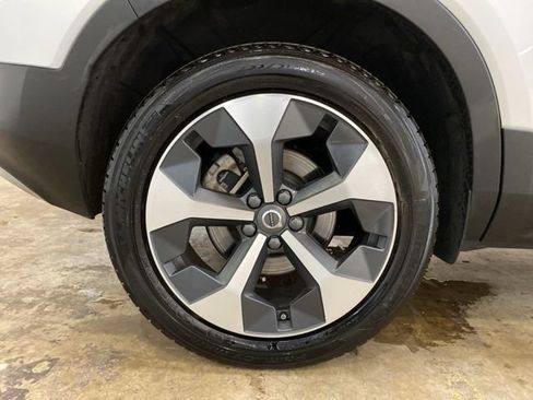 Used 2025 Volvo XC40 B5 Core AWD/4WD image 33