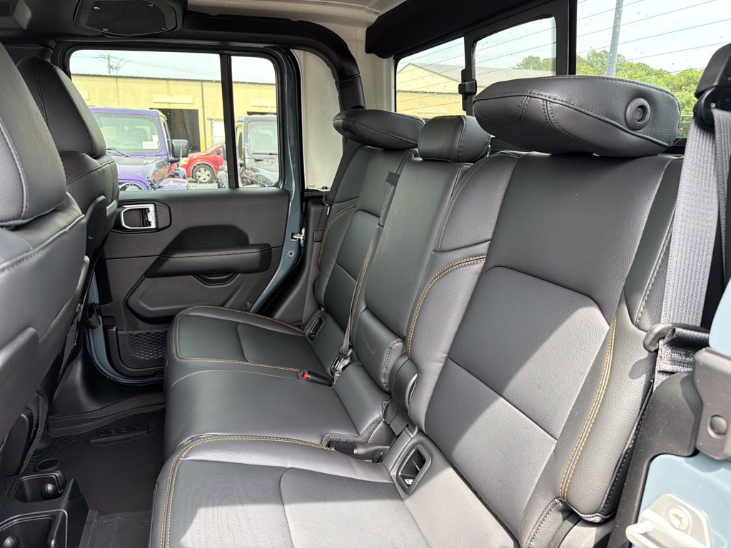 New 2026 Jeep Gladiator Sport AWD/4WD image 21