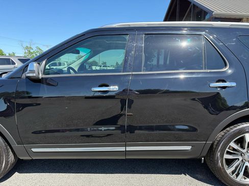 Used 2016 Ford Explorer Platinum AWD/4WD image 37