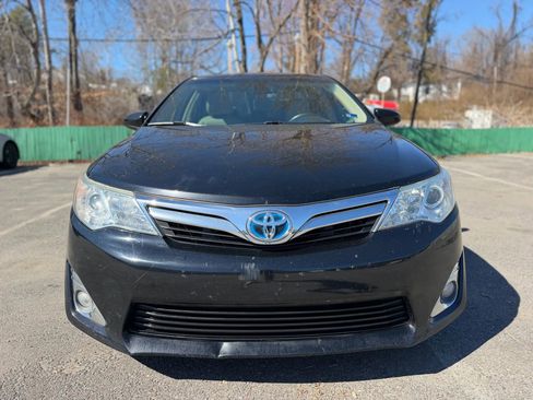 Used 2012 Toyota Camry XLE w/ Leather Pkg image 2