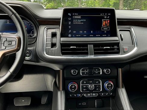 Used 2023 Chevrolet Tahoe High Country image 9