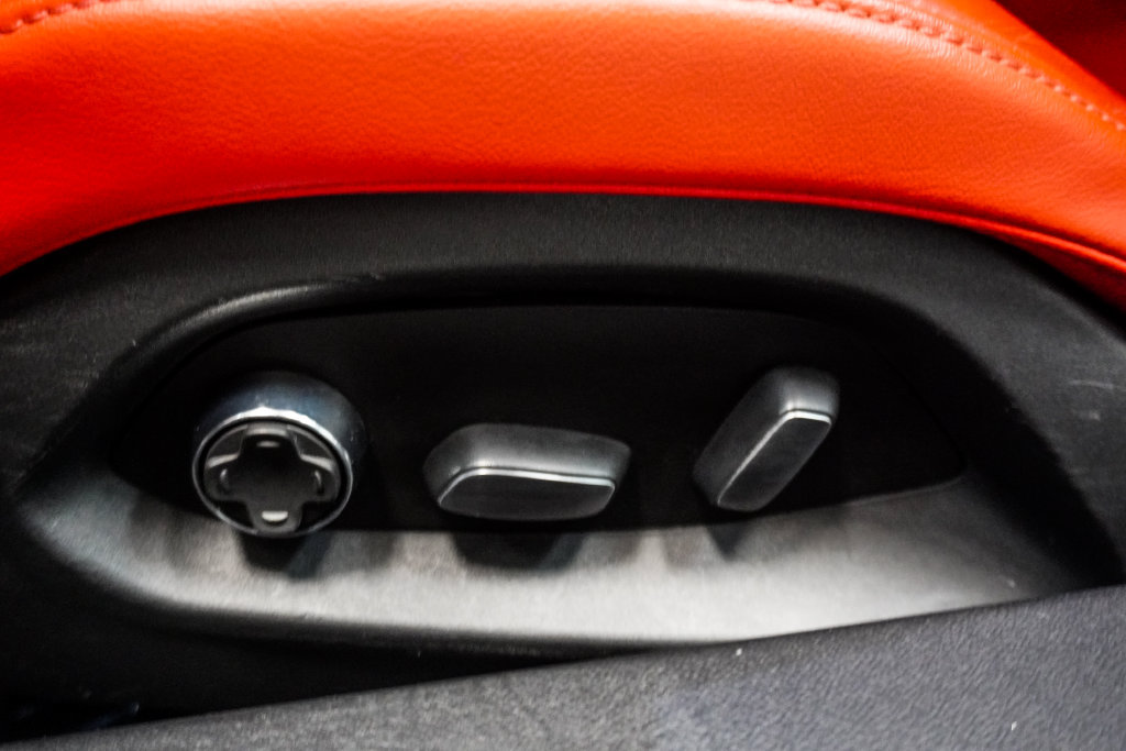 Used 2020 Chevrolet Corvette Stingray Preferred Cpe w/ 2LT Preferred Equipment Group RWD image 7