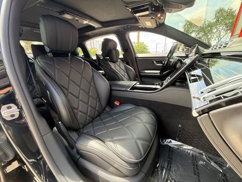 Used 2024 Mercedes-Benz Maybach S 580 4MATIC w/ Manufaktur Leather Package image 34