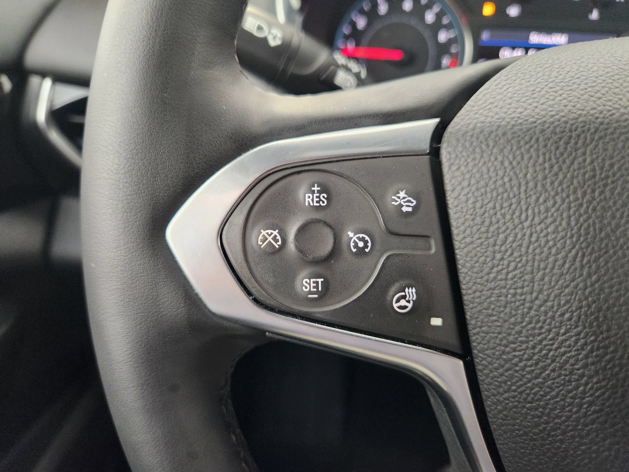 Used 2023 Chevrolet Traverse RS FWD image 31