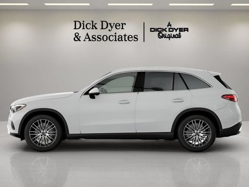 Used 2026 Mercedes-Benz GLC 300 image 23
