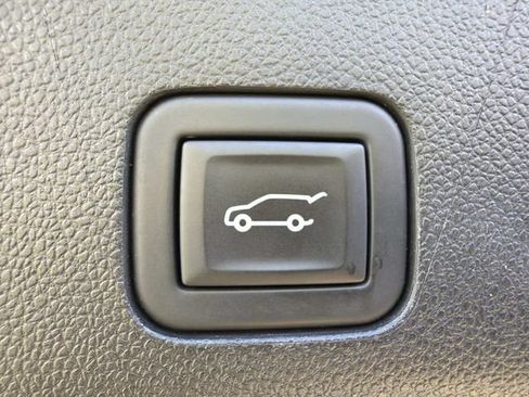 Used 2023 Chevrolet Tahoe High Country w/ Premium Package 2 AWD/4WD image 19