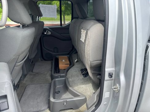 Used 2018 Nissan Frontier SV AWD/4WD image 15