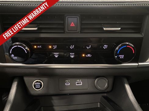 Used 2023 Nissan Rogue S AWD/4WD image 32