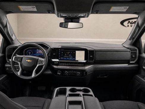 Used 2024 Chevrolet Silverado 1500 LT RWD image 11
