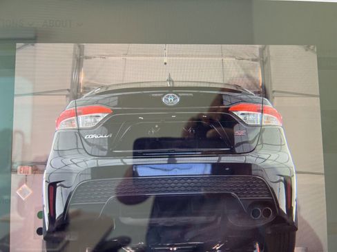 Used 2020 Toyota Corolla SE w/ SE Premium Package FWD image 23