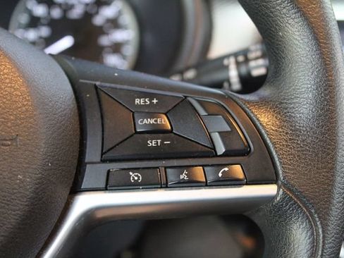 Used 2019 Nissan Kicks SV FWD image 17